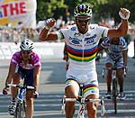 due ruote in rosa by fabrizio delmati